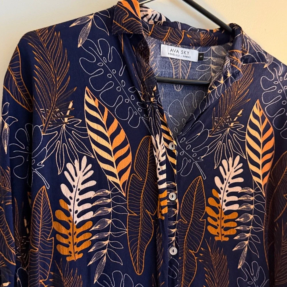 Ava Sky Leaf Print Button-Up Shirt dress - Picture 2 of 3